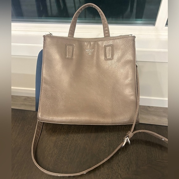 Matt & Nat Handbags - MATT & NAT Shoulder Bag ~ vegan!! 🤍🌎